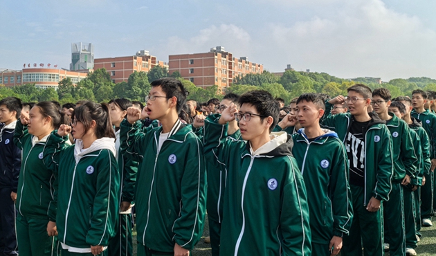 少年應有鴻鵠志，旗開風振啟征程——中江職中舉辦2025屆高三動員大會2.jpg